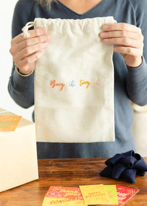 Bag It + Tag It | Bag, 2 Felt Bows, 6 Gift Tags